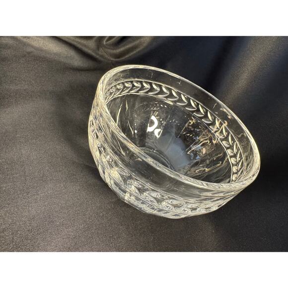 Villeroy & Boch Miss Desiree Pressed Glass  4” Bowl - Picture 6 of 9